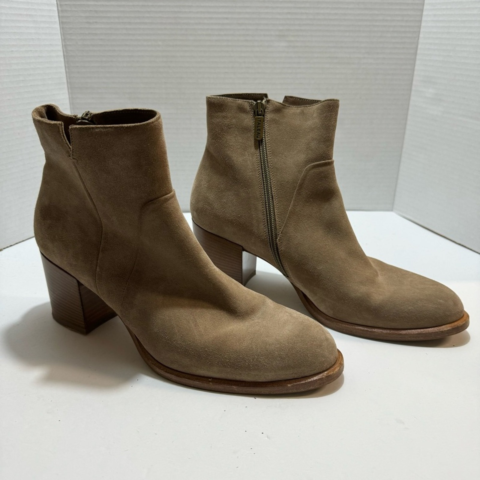 Italeau Ankle Boots Size 41 10.5 — image 2 of 8